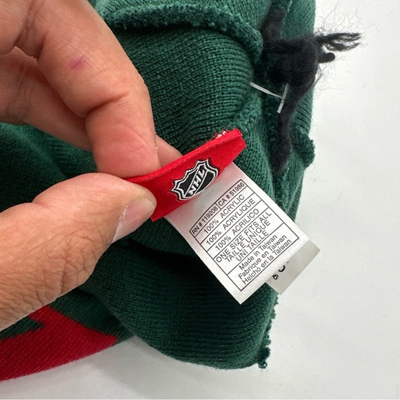 MINNESOTA WILD 2016 NHL STADIUM SERIES REEBOK CUFFED POM KNIT HAT TOQUE - Picture 8 of 8